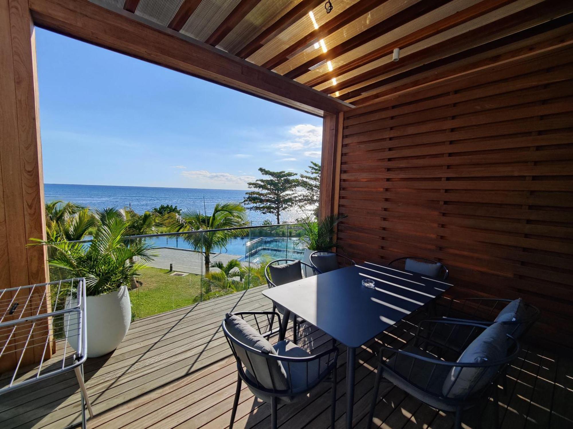 Ocean Point Beach Front Apartment Pointe aux Piments Kültér fotó