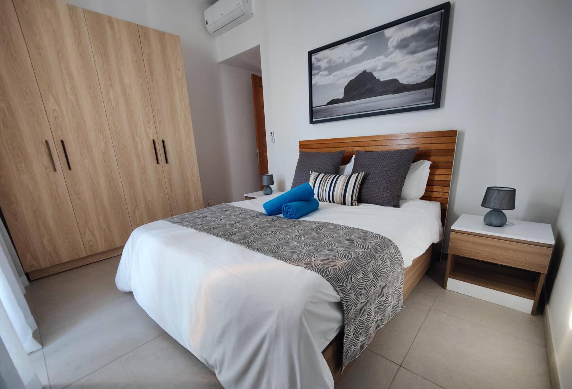 Ocean Point Beach Front Apartment Pointe aux Piments Kültér fotó