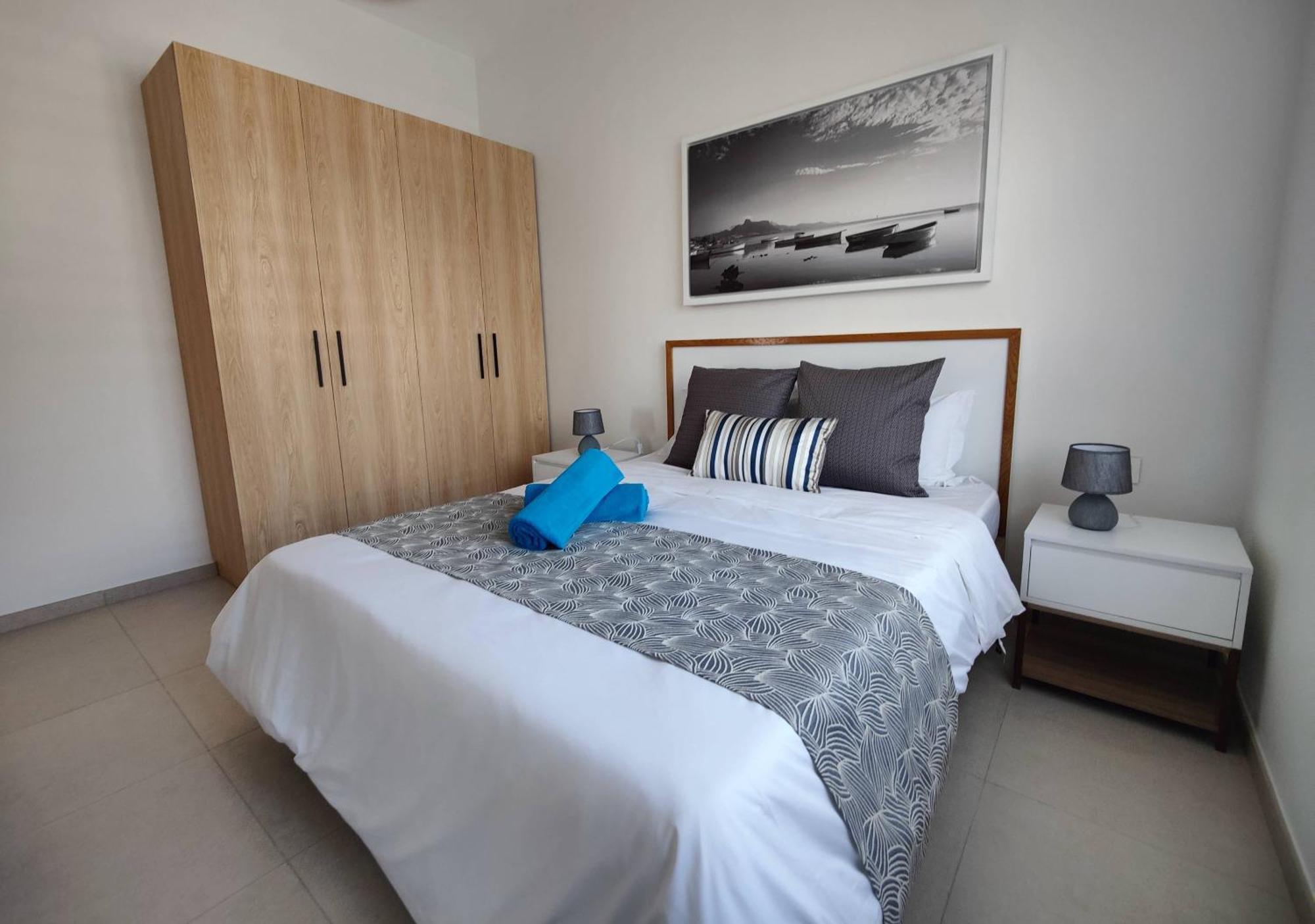 Ocean Point Beach Front Apartment Pointe aux Piments Kültér fotó
