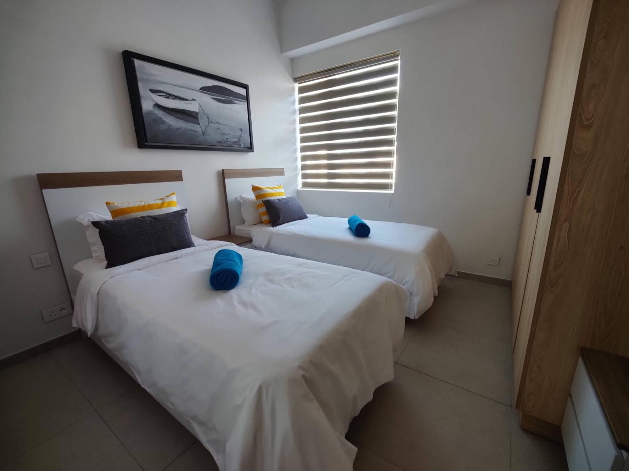 Ocean Point Beach Front Apartment Pointe aux Piments Kültér fotó